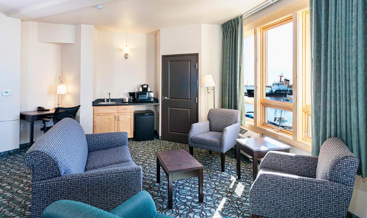 דולות Park Point Marina Inn מראה חיצוני תמונה
