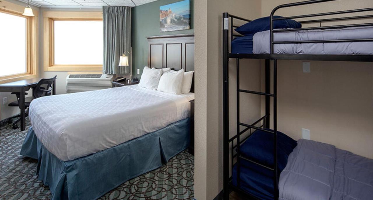 דולות Park Point Marina Inn מראה חיצוני תמונה