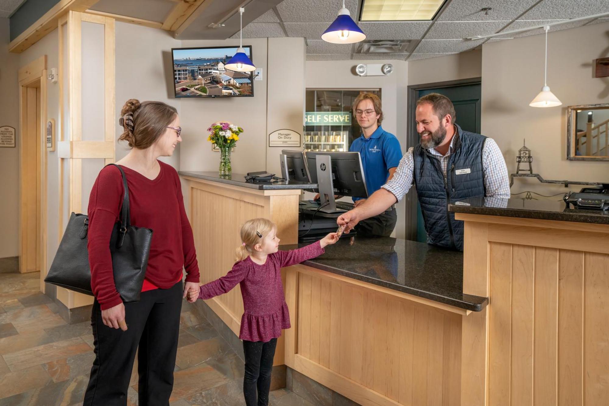 דולות Park Point Marina Inn מראה חיצוני תמונה