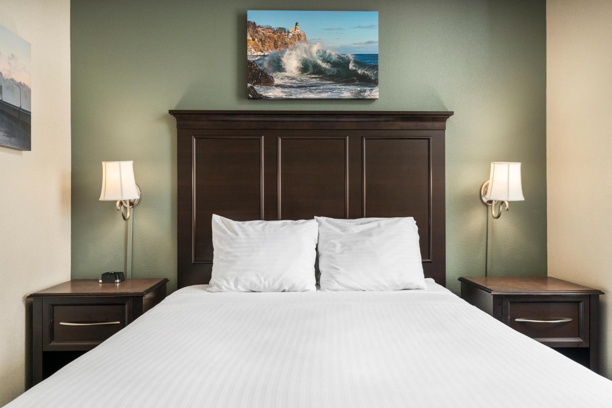 דולות Park Point Marina Inn מראה חיצוני תמונה