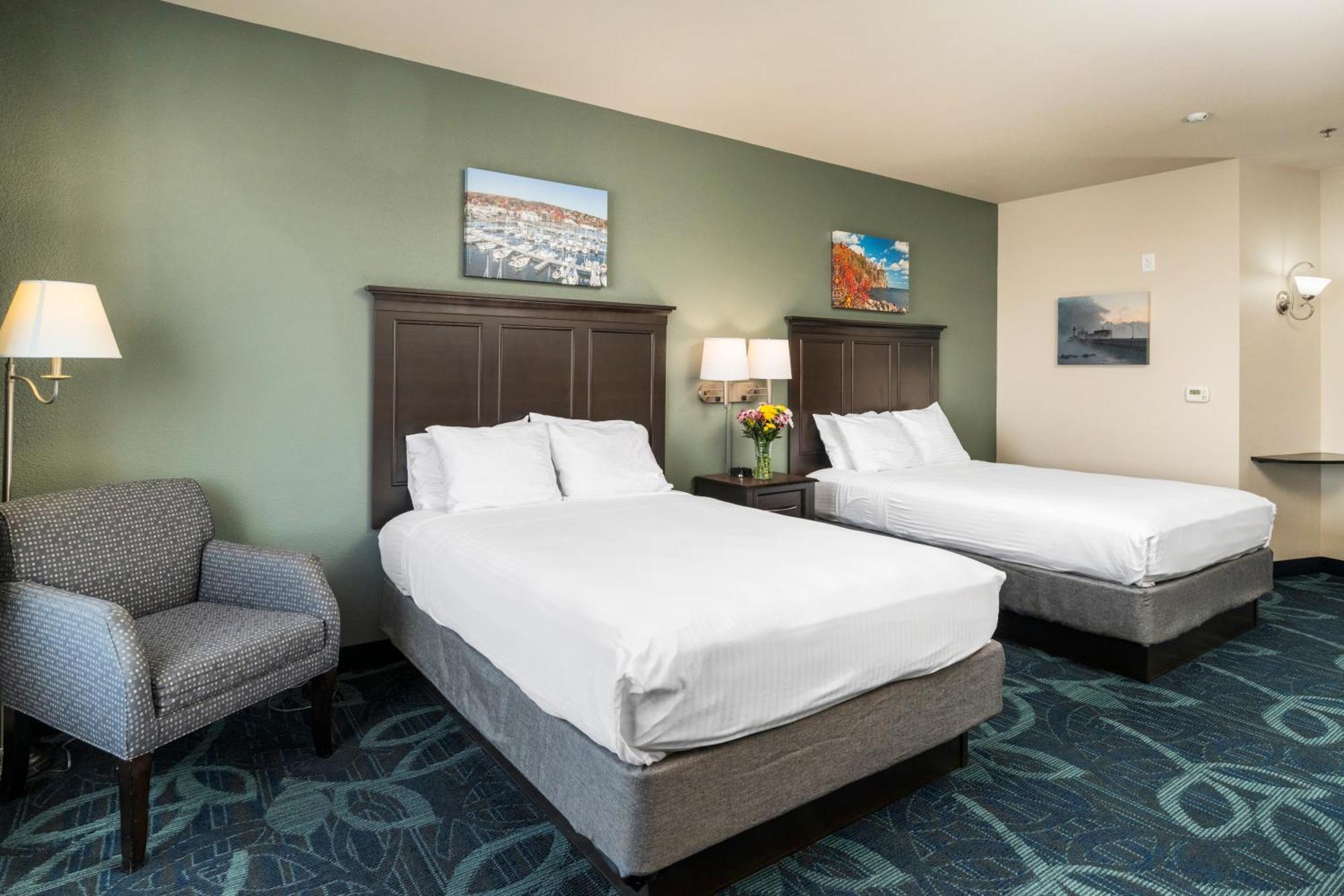 דולות Park Point Marina Inn מראה חיצוני תמונה
